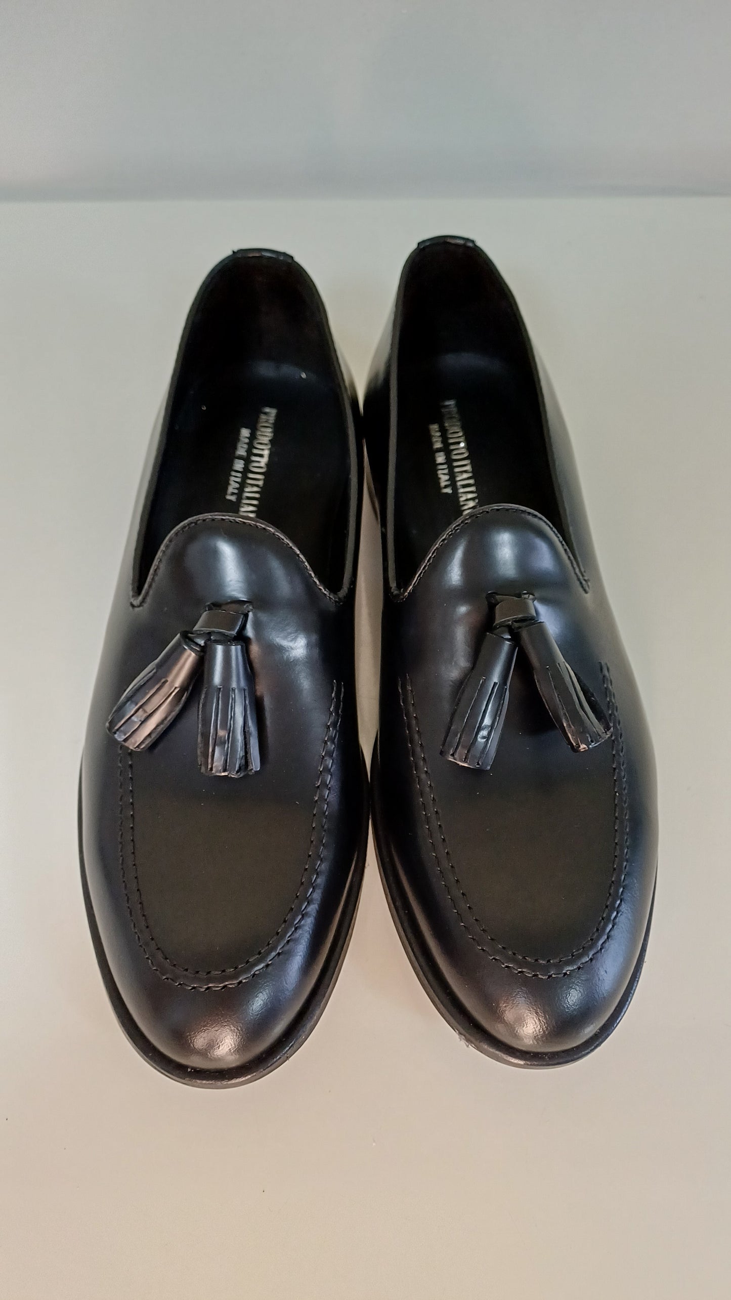 mocassino modello tassel loafer Artigianali in Pelle Abrasivata Nera