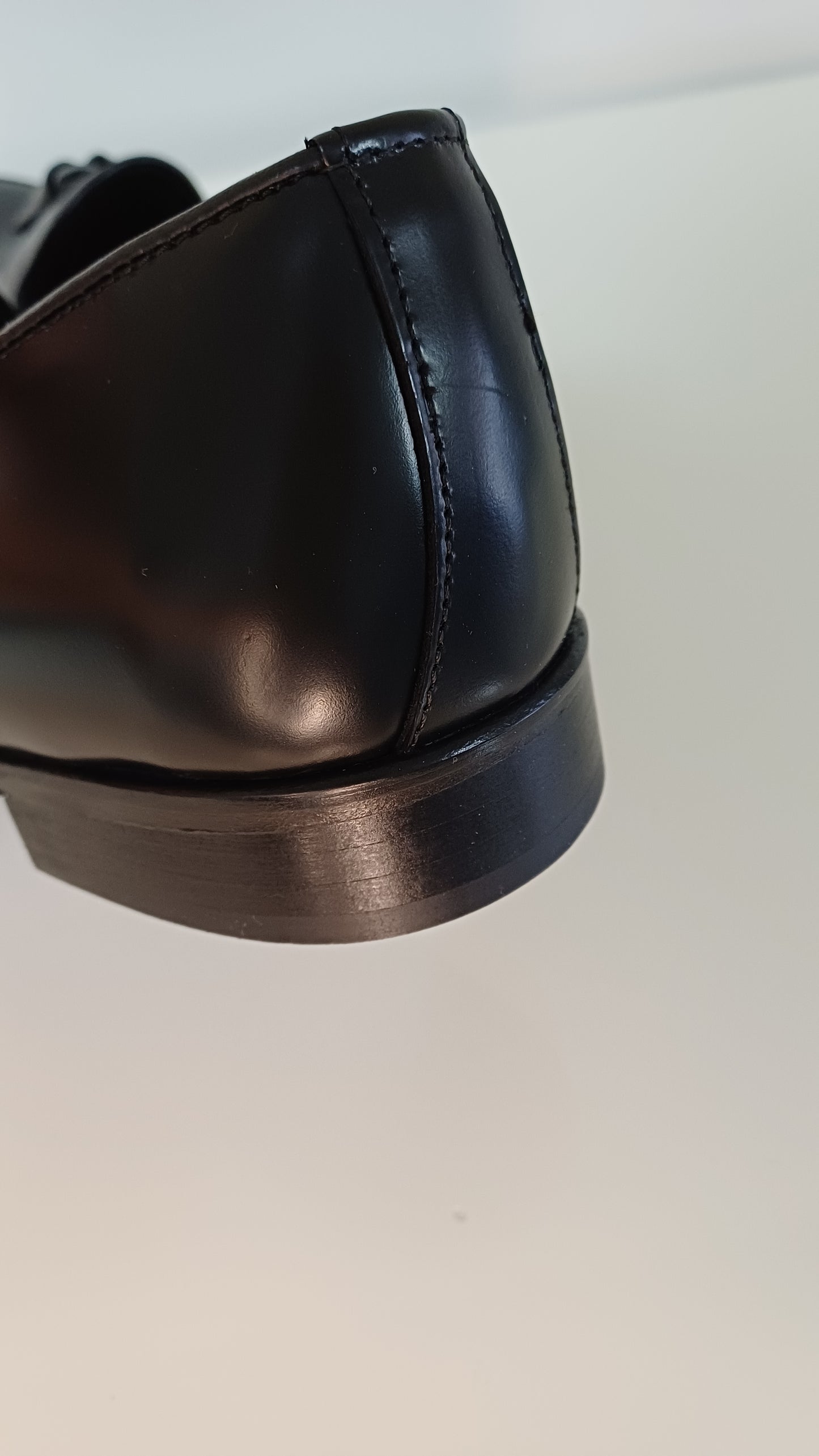 mocassino modello tassel loafer Artigianali in Pelle Abrasivata Nera