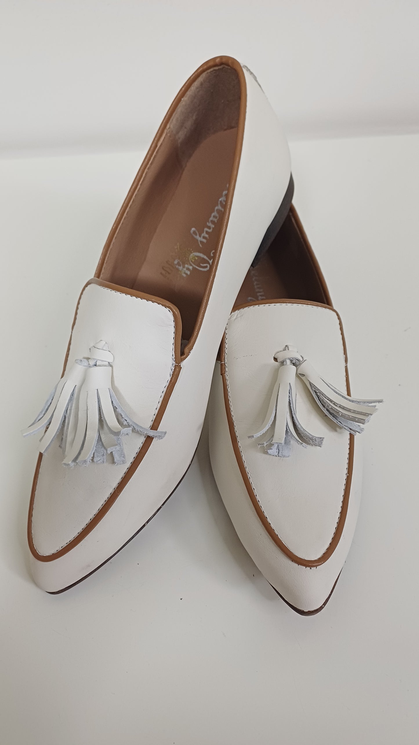 Mocassino Donna a Punta in Vera Pelle – Bianco Latte