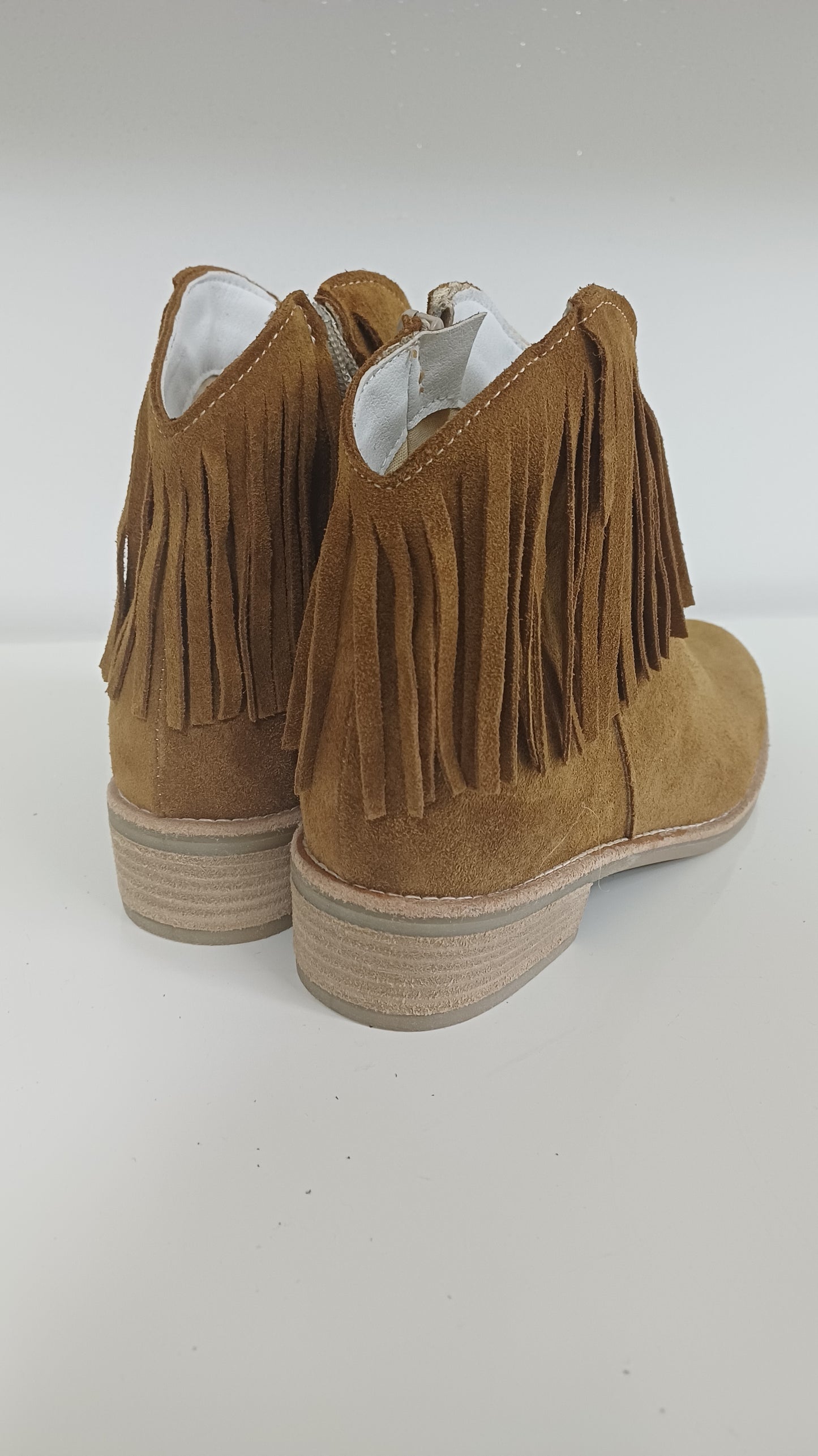 Stivaletto Estivo con Frange in Vera Pelle Scamosciata Tabacco