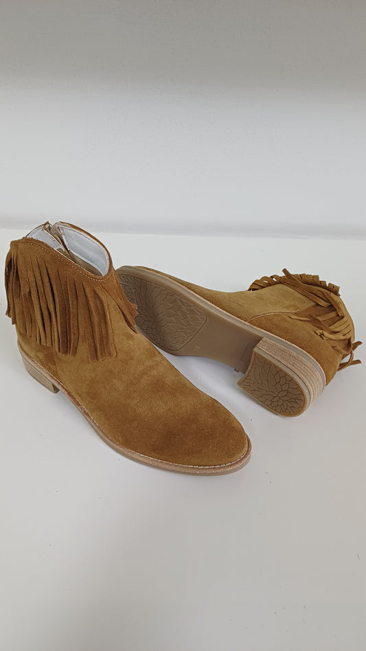 Stivaletto Estivo con Frange in Vera Pelle Scamosciata Tabacco