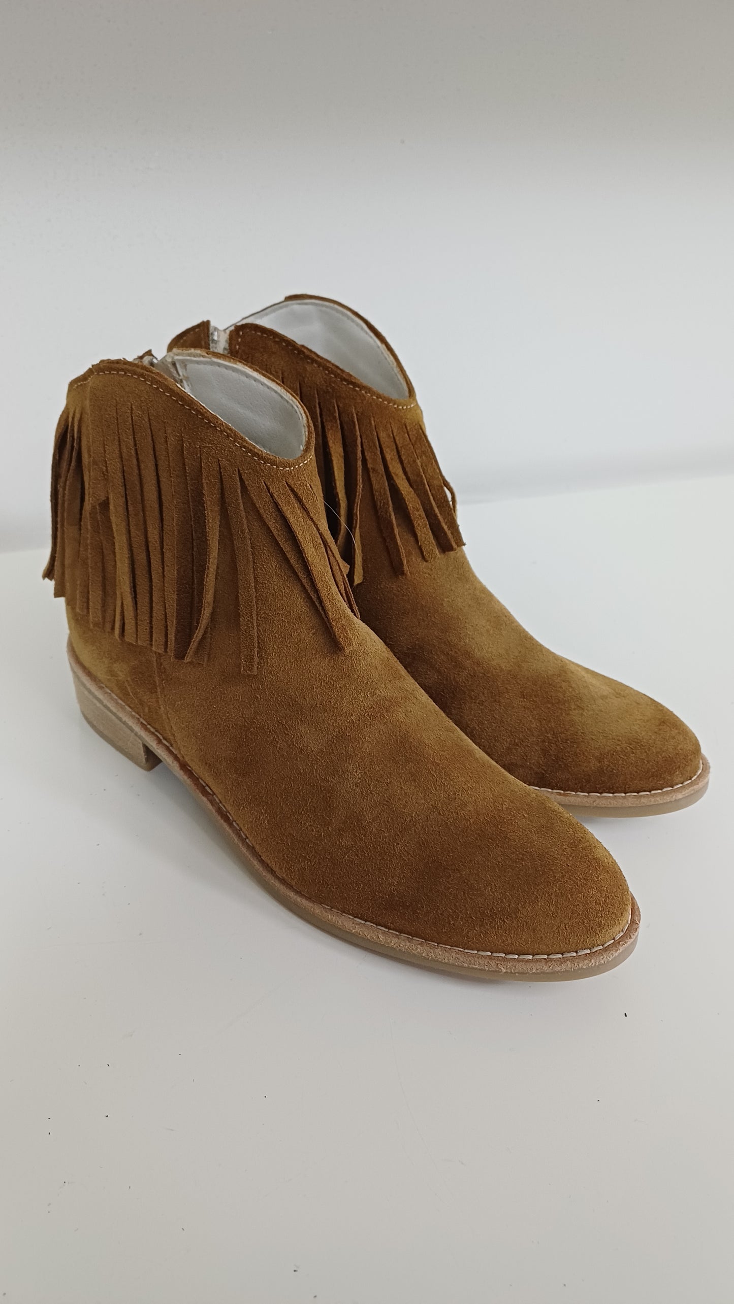 Stivaletto Estivo con Frange in Vera Pelle Scamosciata Tabacco